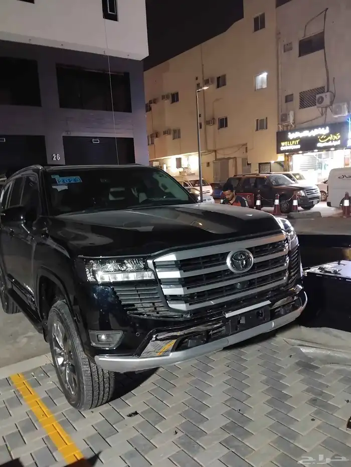 صدامات لاندكروزر 2025 8