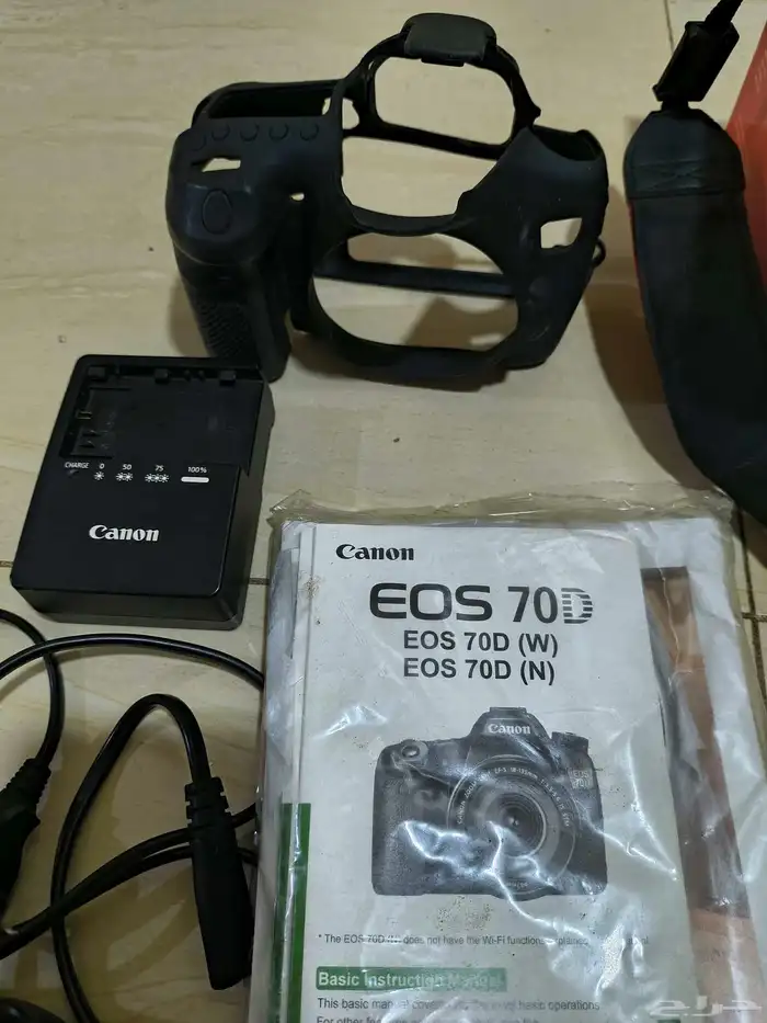 كاميرا كانون Canon D70 مع العدسة والعديد من الملحقات 9