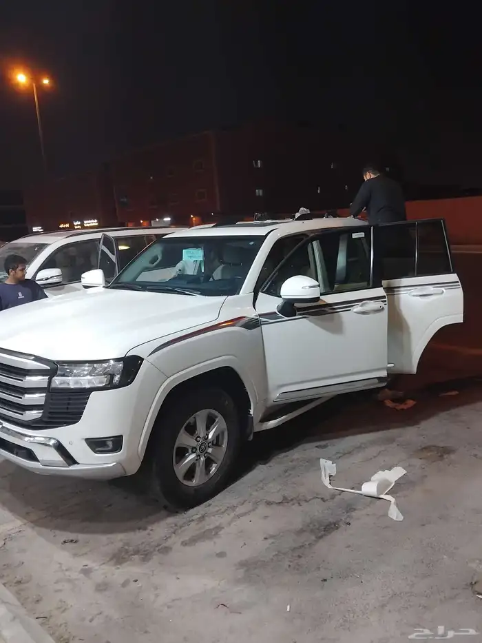 صدامات لاندكروزر 2025 16