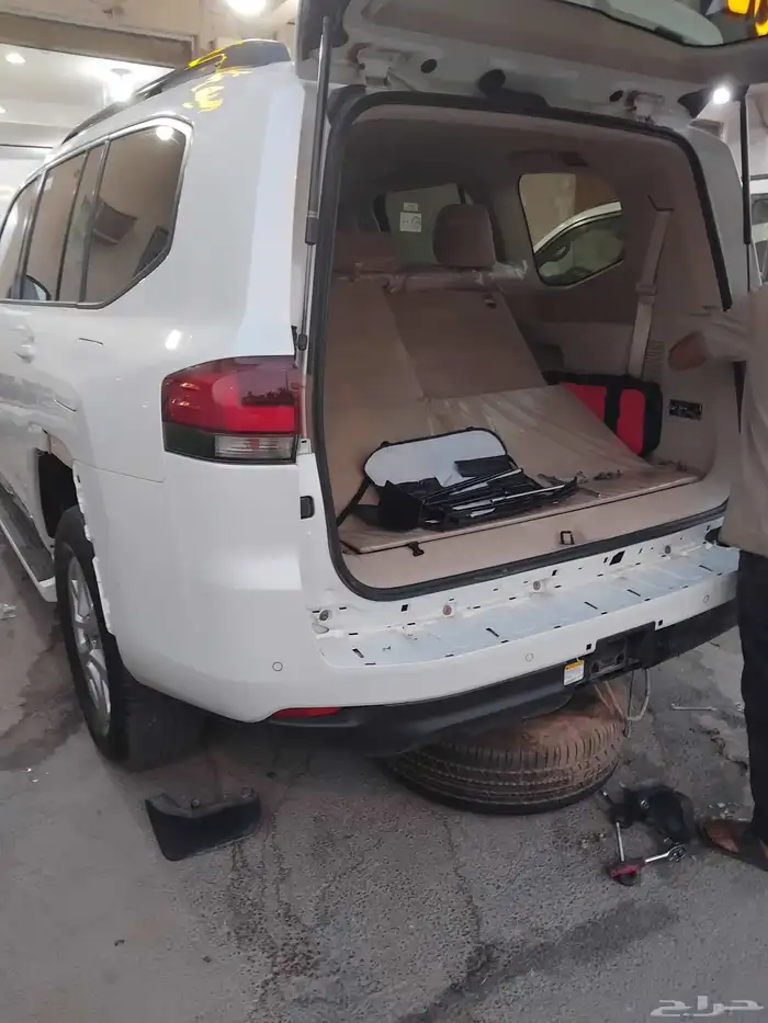 صدامات لاندكروزر 2025 18