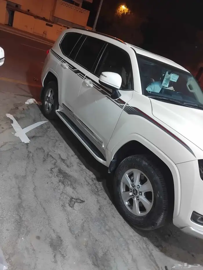 صدامات لاندكروزر 2025 13