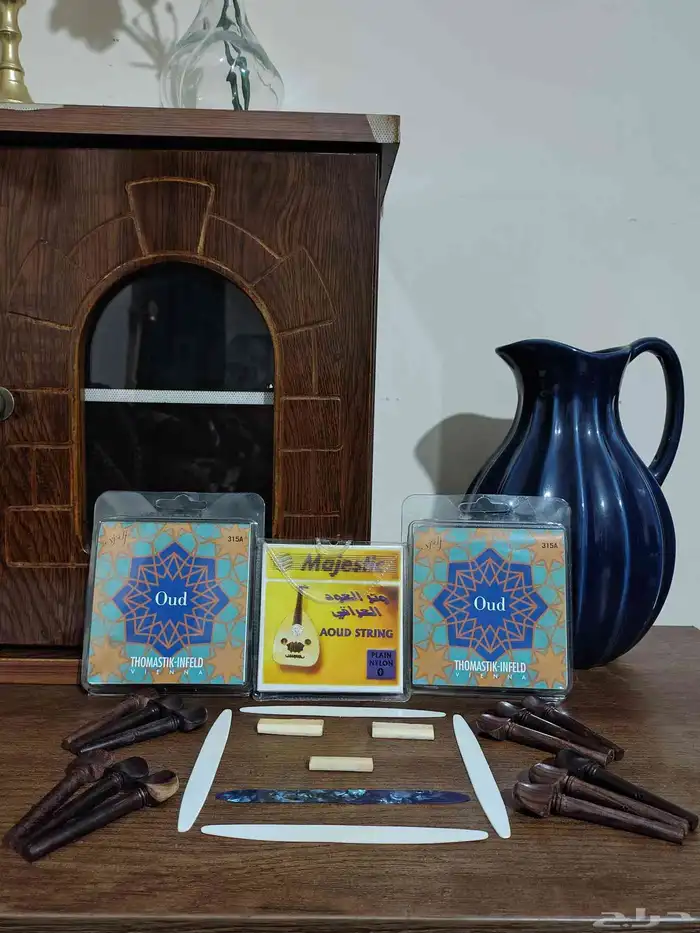 اكسسوارات ومستلزمات آلة العود الموسيقية. 0