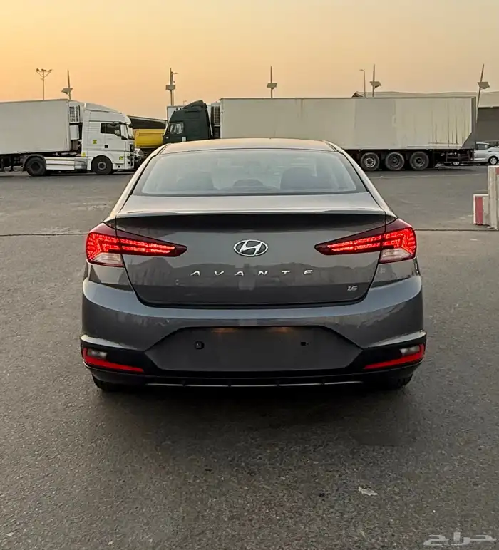 هونداي النترا 2020 ( بنزين ) شبه جديدة للبيع 4