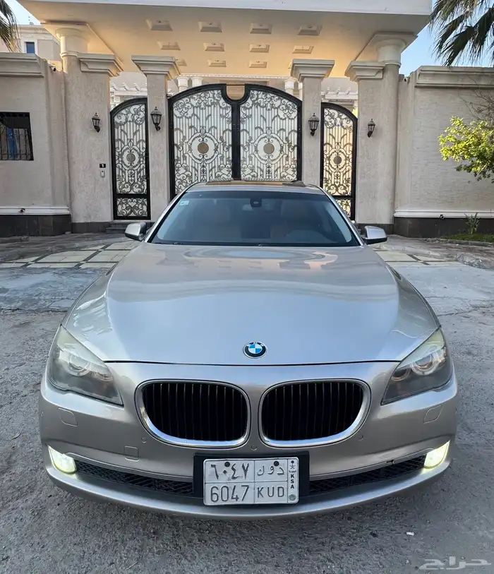 للبيع بي ام دبليو 730 2010 ممشى قليل 0