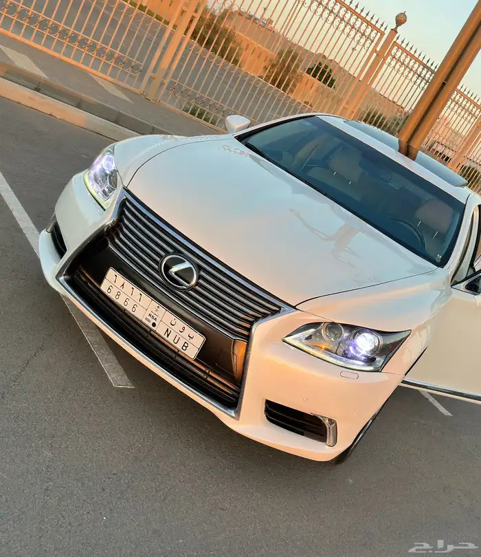 لكزس LS 460 2013 وارد عبداللطيف جميل شورت ( ممشى قليل) 16