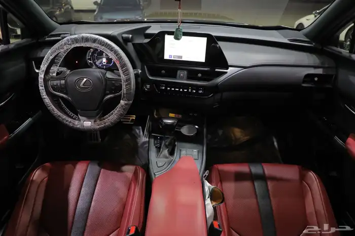 لكزسUX 200 FSPORT موديل 2023 16