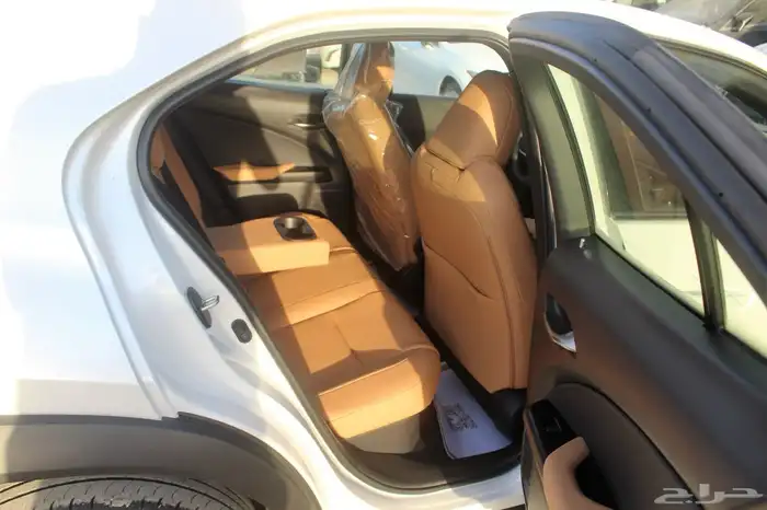 لكزس - UX300 Ch هايبرد - 2025 - فل كامل - خليجي 23