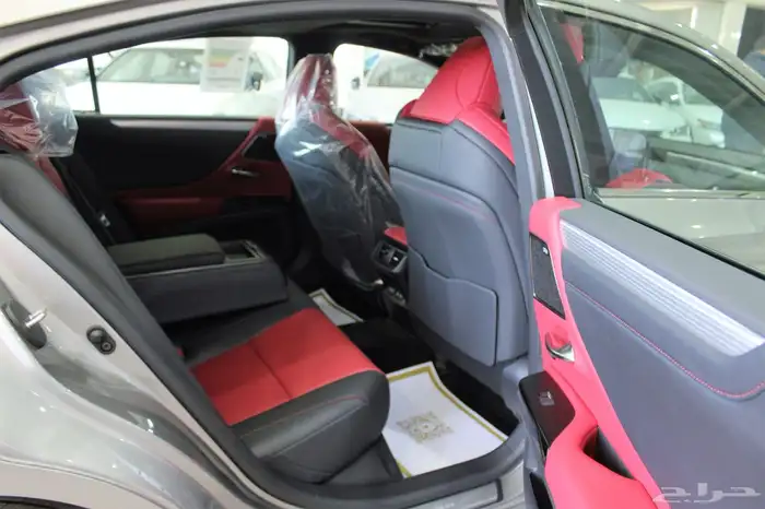 لكزس - ES350 F Sport - خليجي - 2025 - فل كامل 32