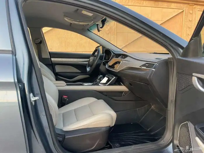 جيلي بينراي 2022 نص فل نظيف جدا 14