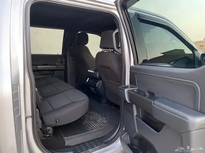 فورد 2023 F150 غمارتين دبل XLT V8 للبيع 6