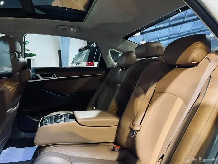 جنسس رويال 2016 G80 V8 بحاله ممتازه ماشاء الله 7