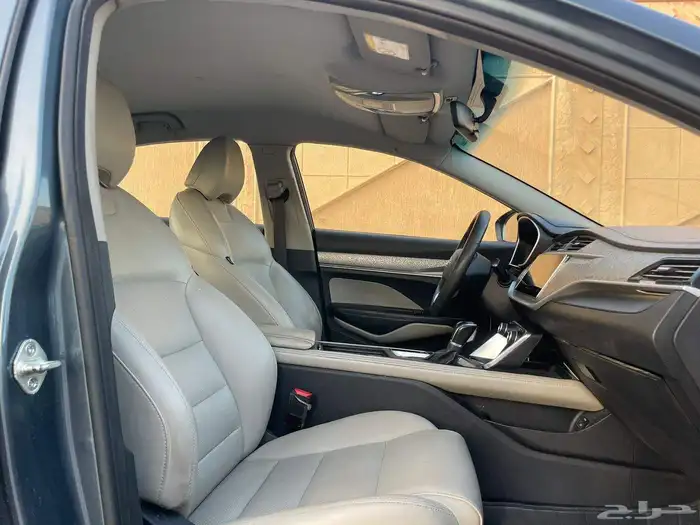 جيلي بينراي 2022 نص فل نظيف جدا 12