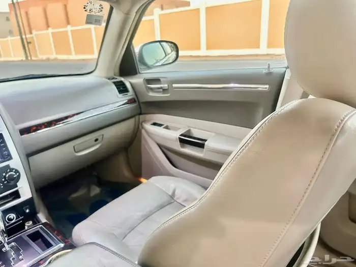 كرايزلر 2010 فل كامل 8 سلندر نظيفه 37