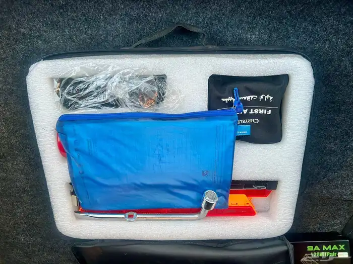 كرايزلر 2010 فل كامل 8 سلندر نظيفه 29