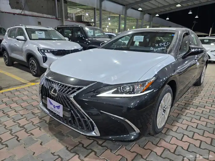 لكزس ES 250 بنزين 2025 AA جديد 4