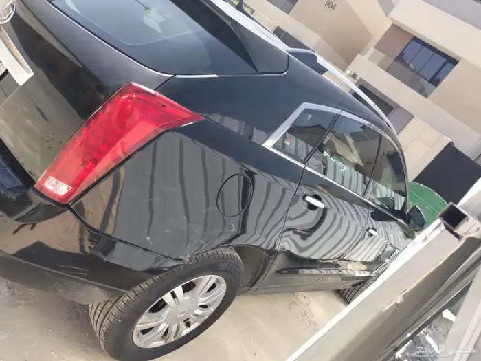 كاديلاك SRX 2012 عطلانة للبيع 3