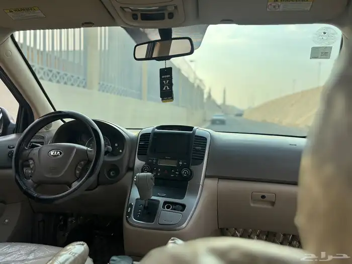 كيا كارنيفال موديل 2013 قمة في النظافة. 9