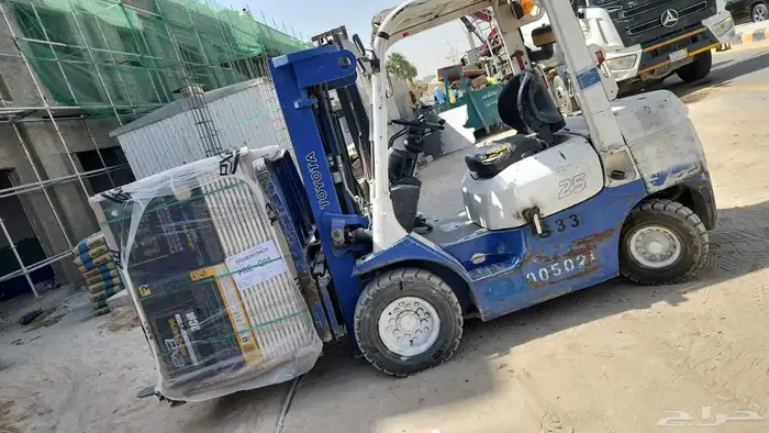 رافعه شوكية فوركلفت للايجار 9