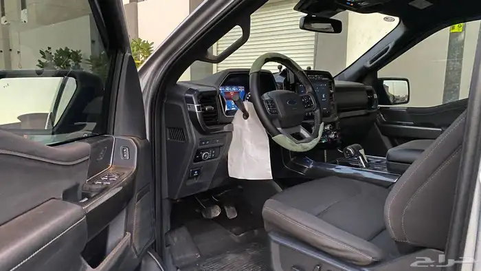 فورد 2023 F150 غمارتين دبل XLT V8 للبيع 7