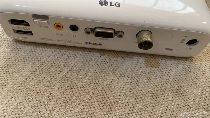 بروجكتر مع الشاحن والحقيبة مادخل صيانة ابدآ ابغى فيه 950 0