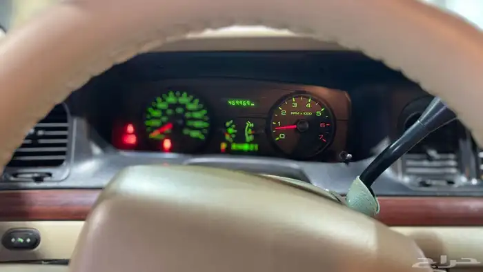 بسم الله توكلنا على الله للبيع فورد فكتوريا 2011 5