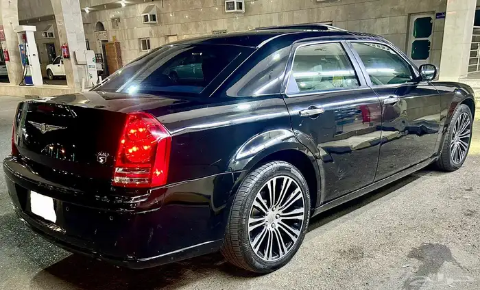 كرايزلر 2010 فل كامل 8 سلندر نظيفه 4