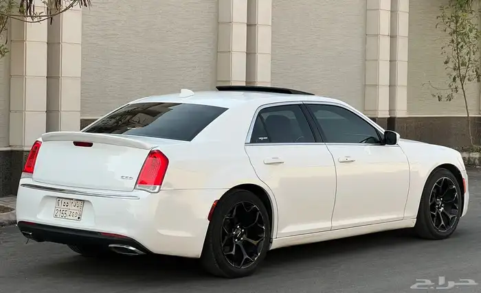 كرايزلر C300 2016 (امريكي) 4