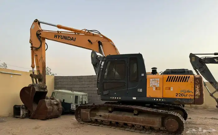 بوكلين للايجار تكسير الجبال حفردفن مقاولات اوبليوميه و بساعه 2