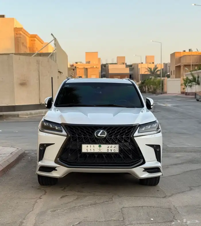 لكزس LX بلاك اديشن 2020 0