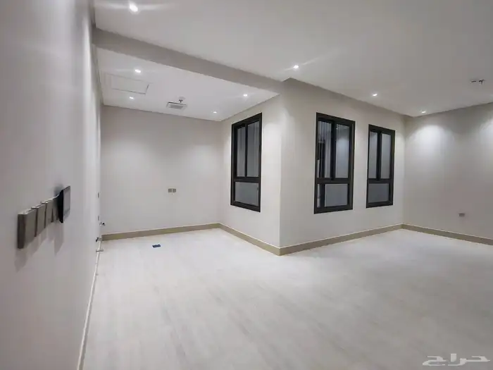 شقق للبيع فى المهديه تشطيبات مودرن على شارع 40 موقع متميز 0