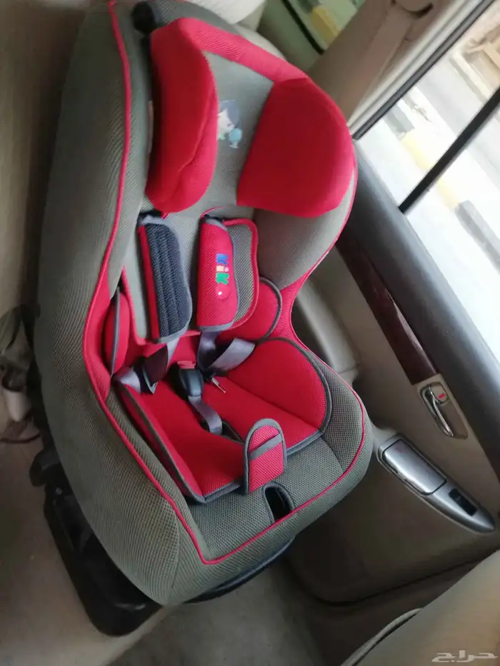 كرسي او كراسي أطفال سياره مستخدم نظيف 0