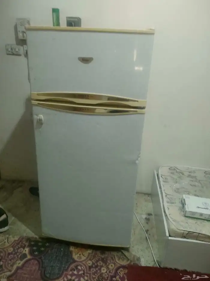 اغراض للبيع ثلاجة ودولاب وسرير ومرتبة 4