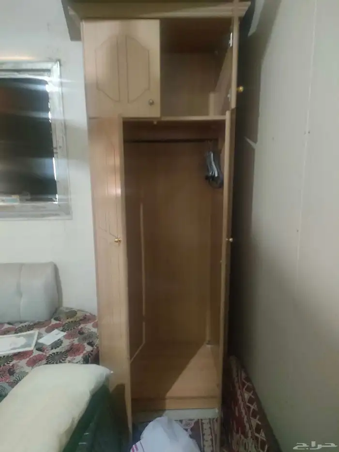 اغراض للبيع ثلاجة ودولاب وسرير ومرتبة 3