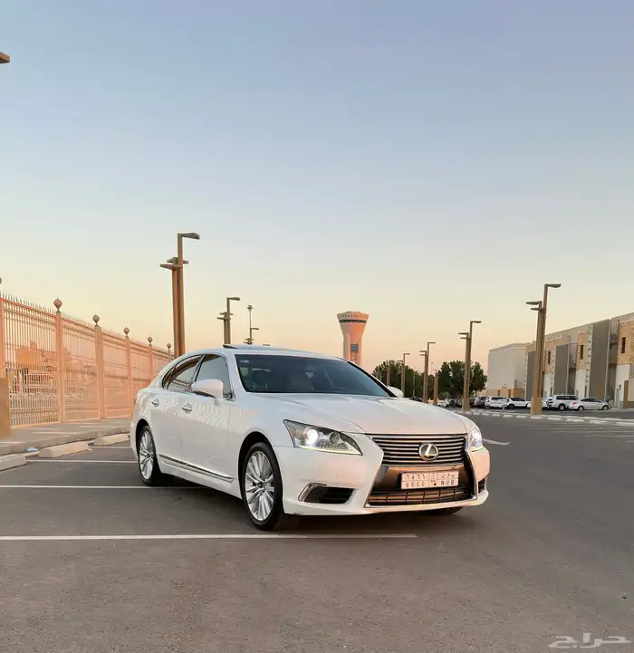 لكزس LS 460 2013 وارد عبداللطيف جميل شورت ( ممشى قليل) 19