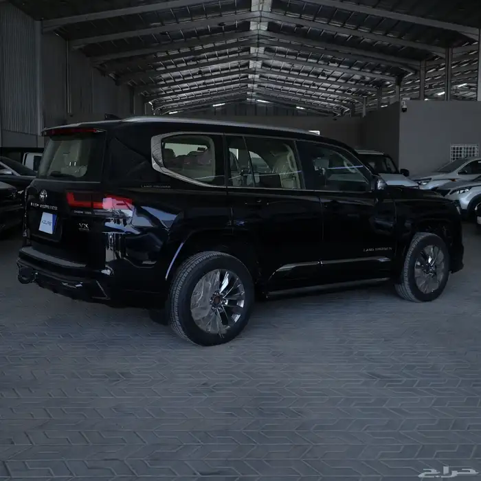 لاندكروزر VX بريمي موديل 2025 1