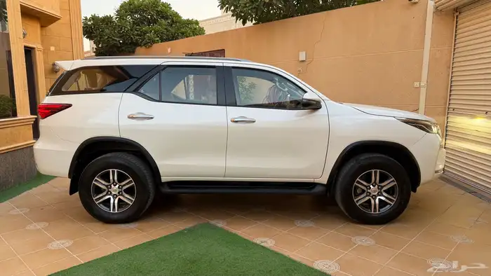 تويوتا فورتشنر موديل 2022 فئة VX6 7