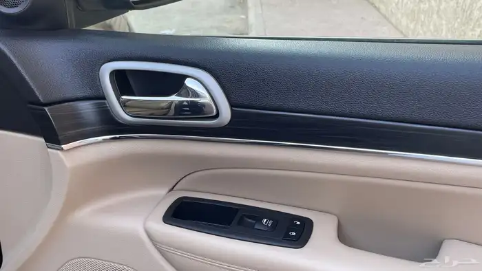 جيب شيروكي لميتد 2021 فل كامل 19