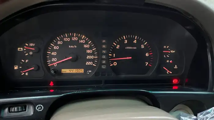 لاندكروزر 2000 34