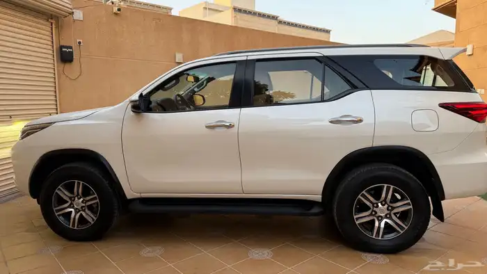 تويوتا فورتشنر موديل 2022 فئة VX6 12
