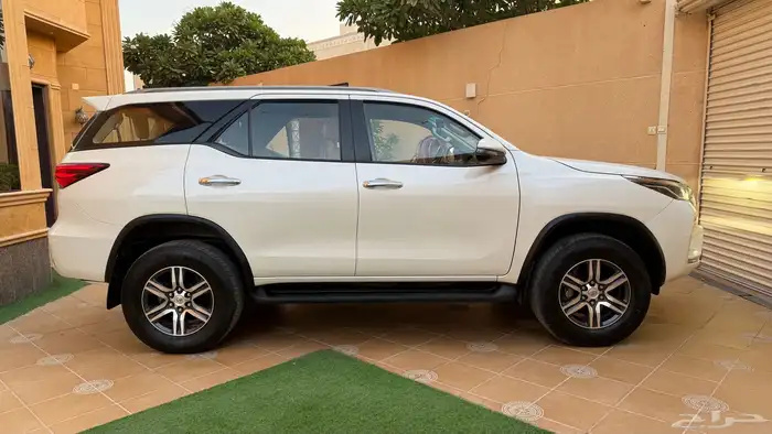 تويوتا فورتشنر موديل 2022 فئة VX6 8