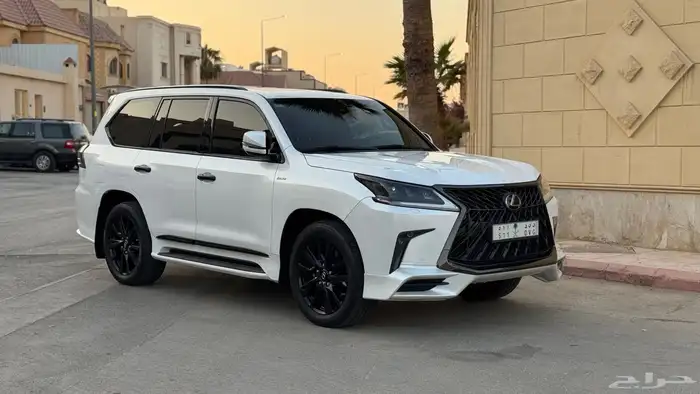 لكزس LX بلاك اديشن 2020 7