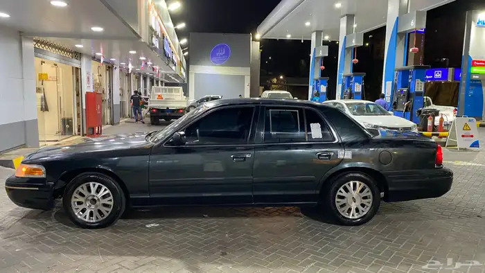 فورد فكتوريا 2003 4