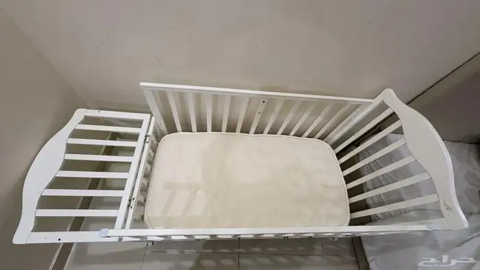 سرير اطفال 2