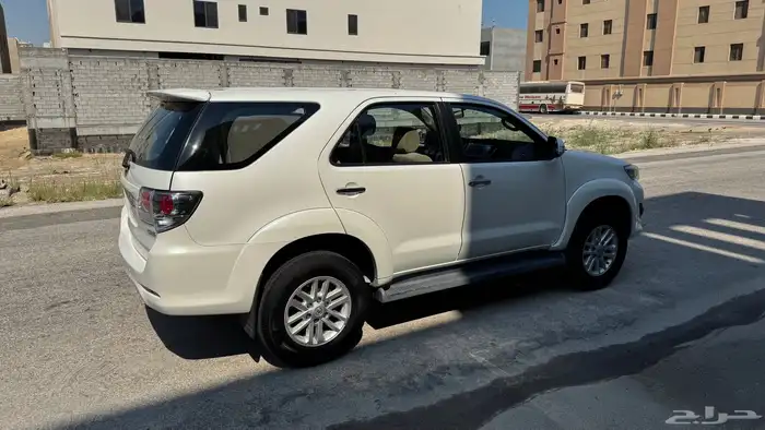 للبيع تويوتا فورتشنر 2014 بحالة الوكاله بدي وكاله 10