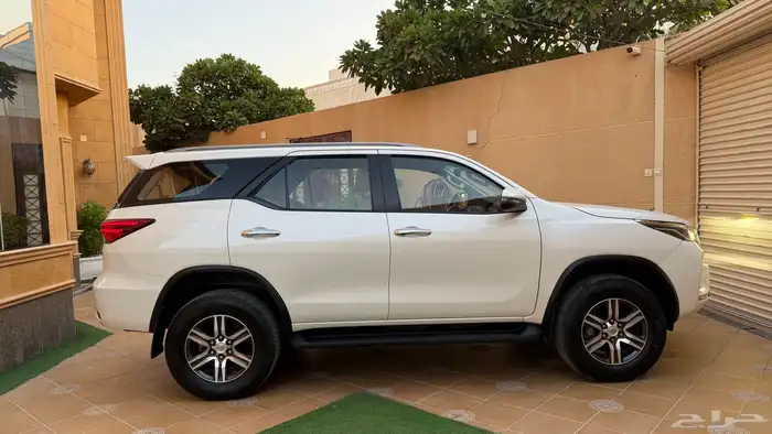 تويوتا فورتشنر موديل 2022 فئة VX6 11