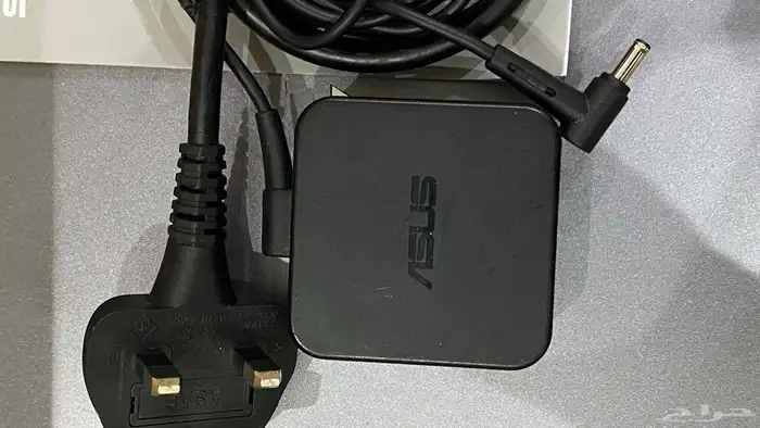 لابتوب Asus VivoBook 15 بحالة ممتازة للبيع 15