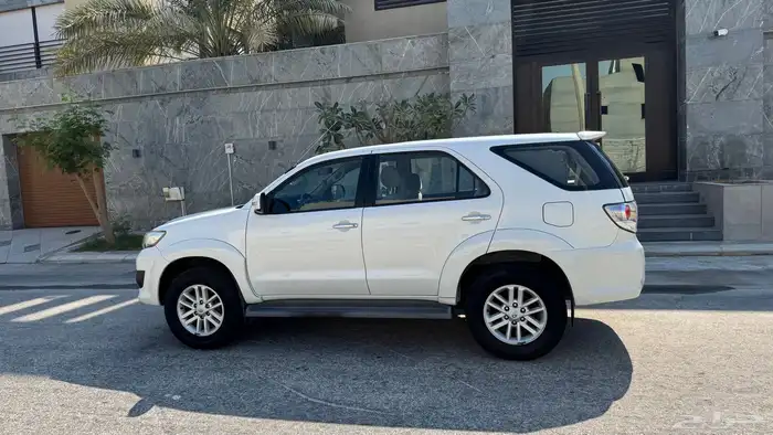 للبيع تويوتا فورتشنر 2014 بحالة الوكاله بدي وكاله 4