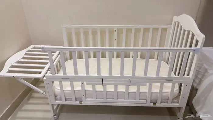 سرير اطفال 1