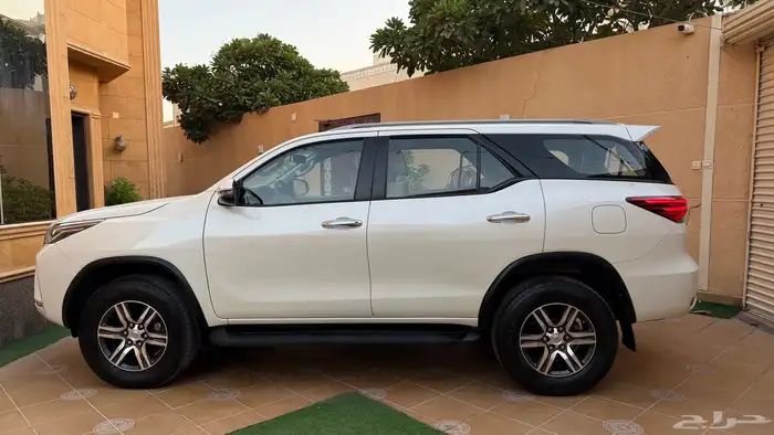 تويوتا فورتشنر موديل 2022 فئة VX6 23
