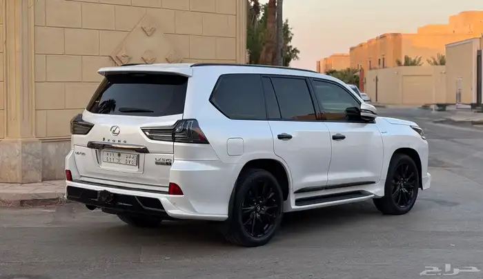 لكزس LX بلاك اديشن 2020 5